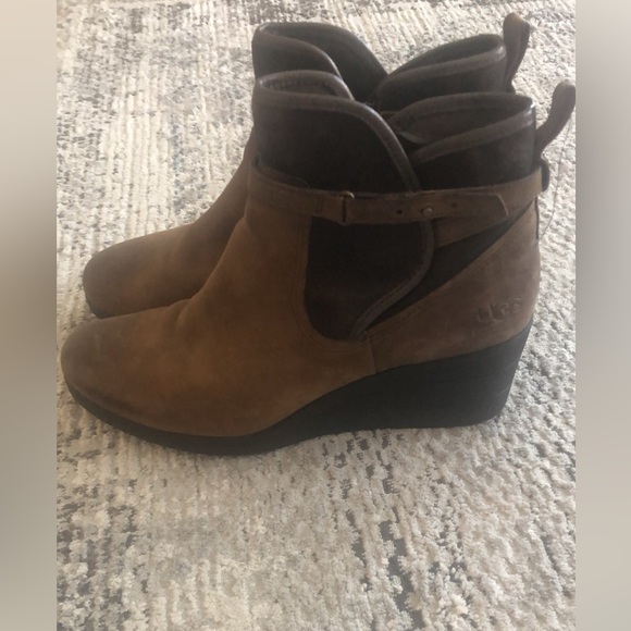 UGG Australia EMALIE Leather Wedge Ankle Bootie Waterproof- Size 10 - Picture 5 of 9